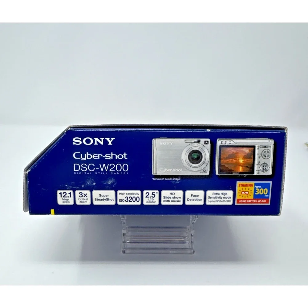 Sony CyberShot DSC-W200 Silver 2.1 MP Digital Camera Bundle with/Box